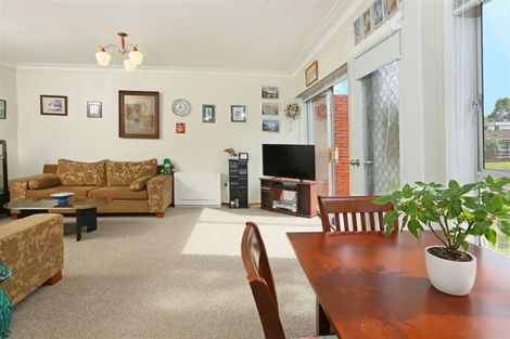 Photo of property in 5/1 Takapu Street, Henderson, Auckland, 0612