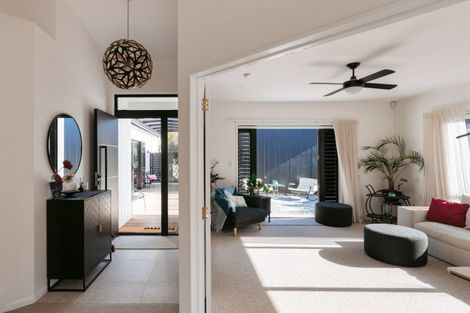 Photo of property in 5 Piha Close, Papamoa Beach, Papamoa, 3118