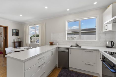 Photo of property in 4 Kowhai Street, Otaki Beach, Otaki, 5512