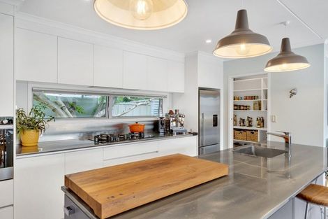 Photo of property in 6 Strasbourge Street, Martinborough, 5711