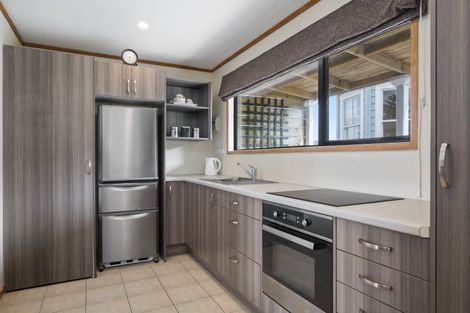 Photo of property in 13 Norfolk Rise, Waiuku, 2123