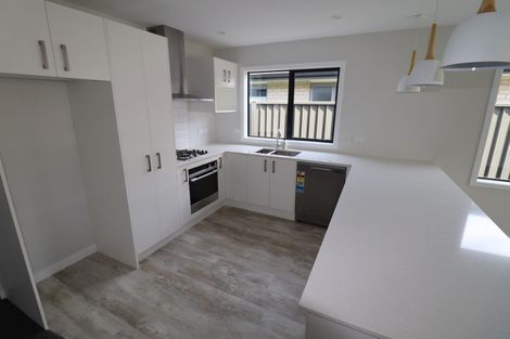 Photo of property in 28 Karearea Avenue, Kenepuru, Porirua, 5022