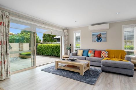 Photo of property in 10 Cooper Crescent, Cambridge, 3434