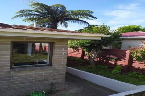 Photo of property in 2/271 Karori Road, Karori, Wellington, 6012