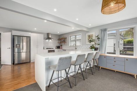 Photo of property in 5 Dunn Street, Wainuiomata, Lower Hutt, 5014