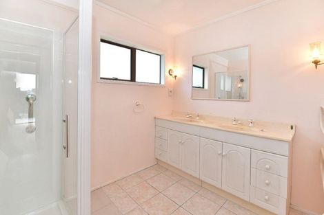 Photo of property in 282 Vipond Road, Stanmore Bay, Whangaparaoa, 0932