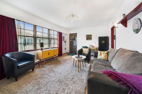 Photo of property in 1/95 Whites Line East, Waiwhetu, Lower Hutt, 5010