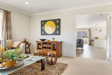 Photo of property in 51 William Gamble Drive, Greenhithe, Auckland, 0632