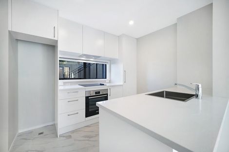 Photo of property in 7/31 Ayton Drive, Totara Vale, Auckland, 0629
