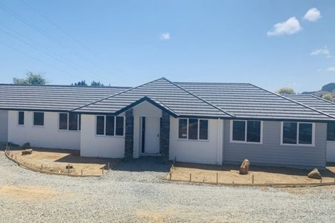 Photo of property in 18 Te Ara Aukati Terrace, Pokeno, 2471