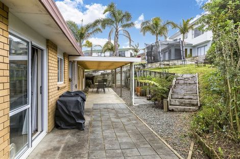 Photo of property in 30 Albatross Road, Red Beach, 0932