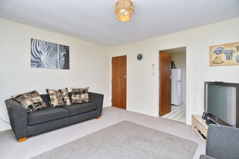 Photo of property in 2/4 Valecrest Avenue, Parklands, Christchurch, 8083