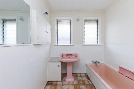 Photo of property in 18 Parata Street, Hokowhitu, Palmerston North, 4410