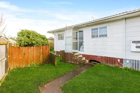 Photo of property in 2/27 Mon Desir Place, Manurewa, Auckland, 2102