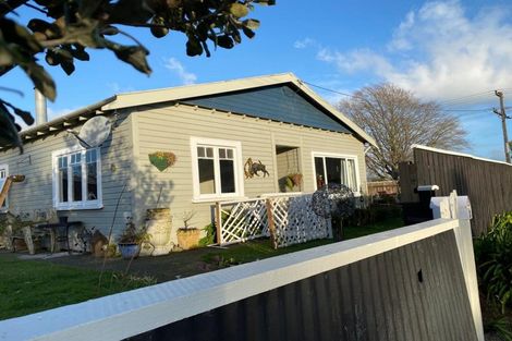 Photo of property in 2 York Street, Eltham, 4322