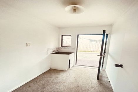 Photo of property in 1/44 Shifnal Drive, Randwick Park, Auckland, 2105