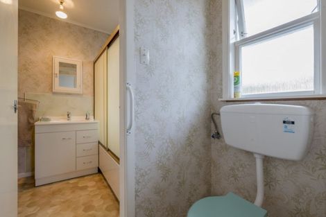 Photo of property in 137 Bartholomew Road, Levin, 5510