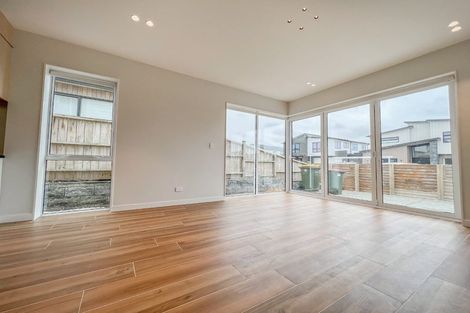 Photo of property in 33 Riroriro Road, Hobsonville, Auckland, 0616