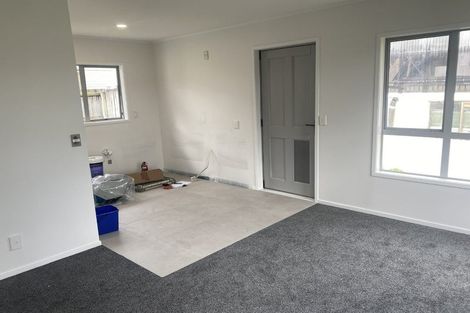 Photo of property in 10 Kingdale Road, Henderson, Auckland, 0610