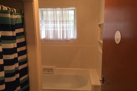 Photo of property in 2/23 Poinsettia Place, Henderson, Auckland, 0610