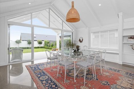 Photo of property in 25 Grooby Place, Havelock North, 4130