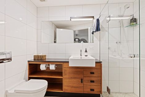 Photo of property in Weekeston Apartments, 2 Nobs Line, Strandon, New Plymouth, 4312