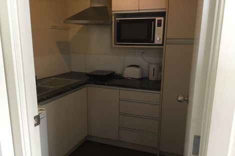 Photo of property in 8b Schnapper Rock Road, Schnapper Rock, Auckland, 0632