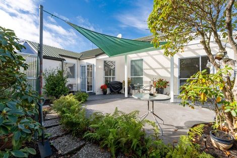 Photo of property in 2 Kings Avenue, South Dunedin, Dunedin, 9012