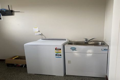 Photo of property in 214a Hillcrest Road, Hillcrest, Hamilton, 3216