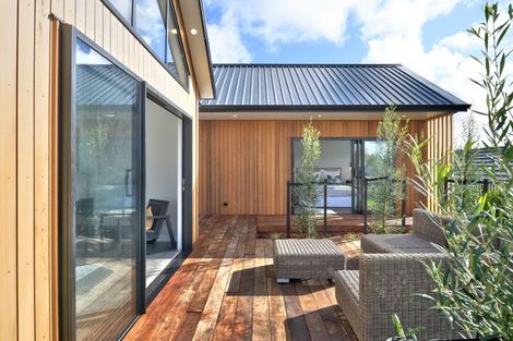 Photo of property in 38 Vinistra Road, Kumeu, 0810