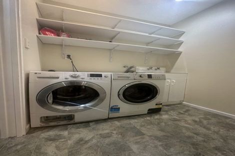 Photo of property in 6 Tanah Merah Drive, Papakura, 2110