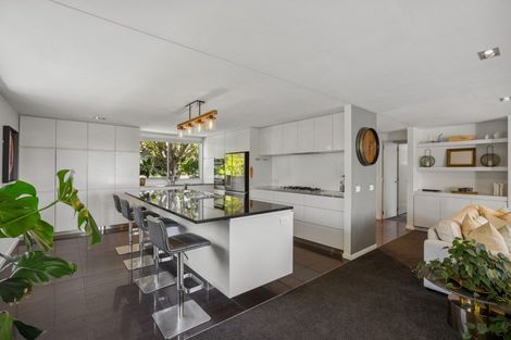 Photo of property in 10 Tapley Paddock, Wanaka, 9305