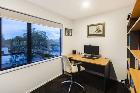 Photo of property in 21 Aikmans Road, Merivale, Christchurch, 8014