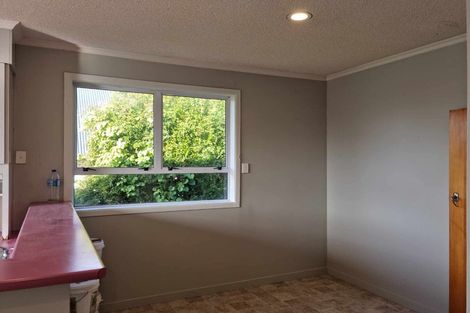 Photo of property in 99 Omata Road, Marfell, New Plymouth, 4310