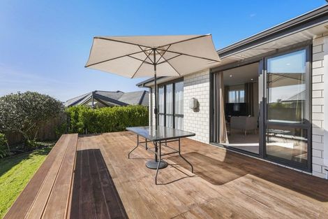 Photo of property in 2 Makaka Lane, Silverdale, 0932