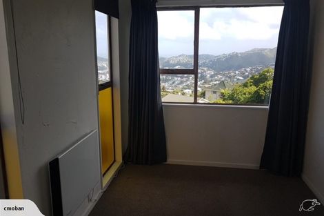 Photo of property in 8b Middlesex Place, Northland, Wellington, 6012