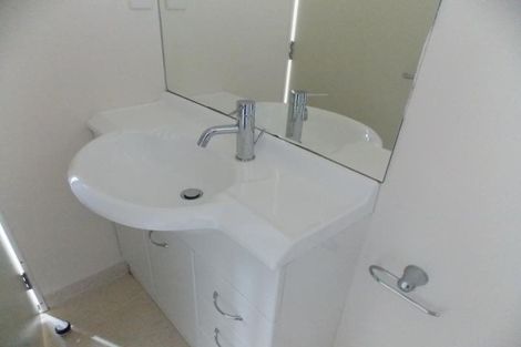 Photo of property in Terrace Heights Apartments, 2/163p The Terrace, Wellington Central, Wellington, 6011