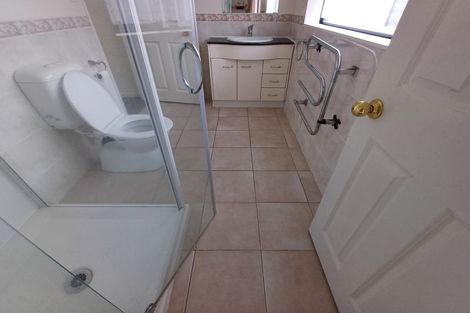 Photo of property in 12 Graham Collins Drive, Windsor Park, Auckland, 0632