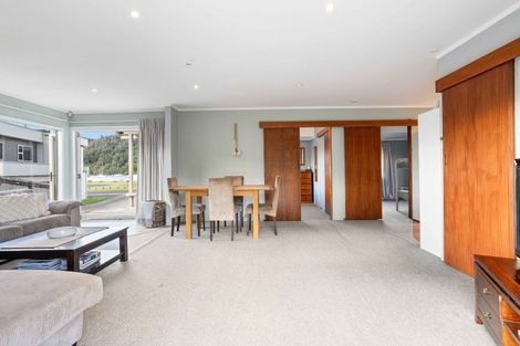 Photo of property in 303b Beach Road, Whangamata, 3620