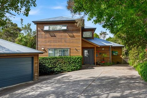 Photo of property in 4a Pounamu Avenue, Greenhithe, Auckland, 0632