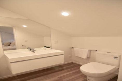 Photo of property in 138e Holly Road, St Albans, Christchurch, 8014