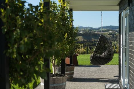 Photo of property in 28 Hanlow Place, Pyes Pa, Tauranga, 3112