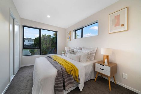 Photo of property in 8b Mason Street, New Lynn, Auckland, 0600