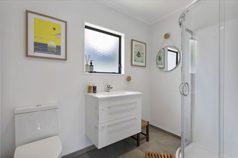 Photo of property in 1/10 Oreil Avenue, West Harbour, Auckland, 0618