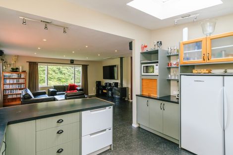 Photo of property in 64 Pomare Road, Tirohanga, Lower Hutt, 5010