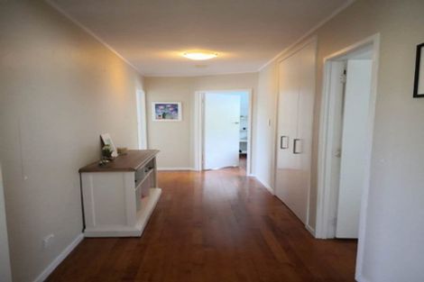 Photo of property in 21 St Ives Terrace, Mairangi Bay, Auckland, 0630