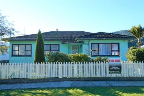 Photo of property in 105 Marlborough Street, Greymouth, 7805