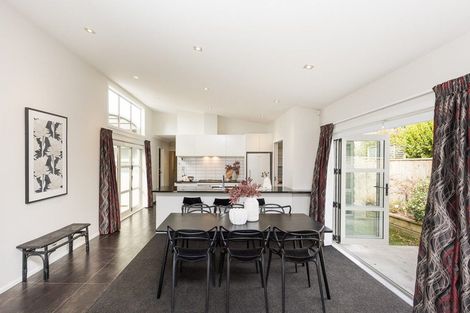 Photo of property in 16 Hardie Street, Hokowhitu, Palmerston North, 4410