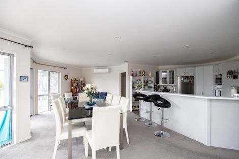 Photo of property in 10 Harris Place, Ngatea, 3503