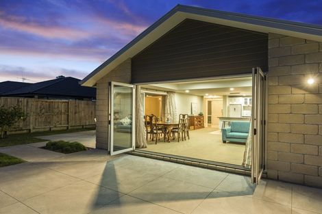 Photo of property in 23 Teal Place, Pyes Pa, Tauranga, 3112